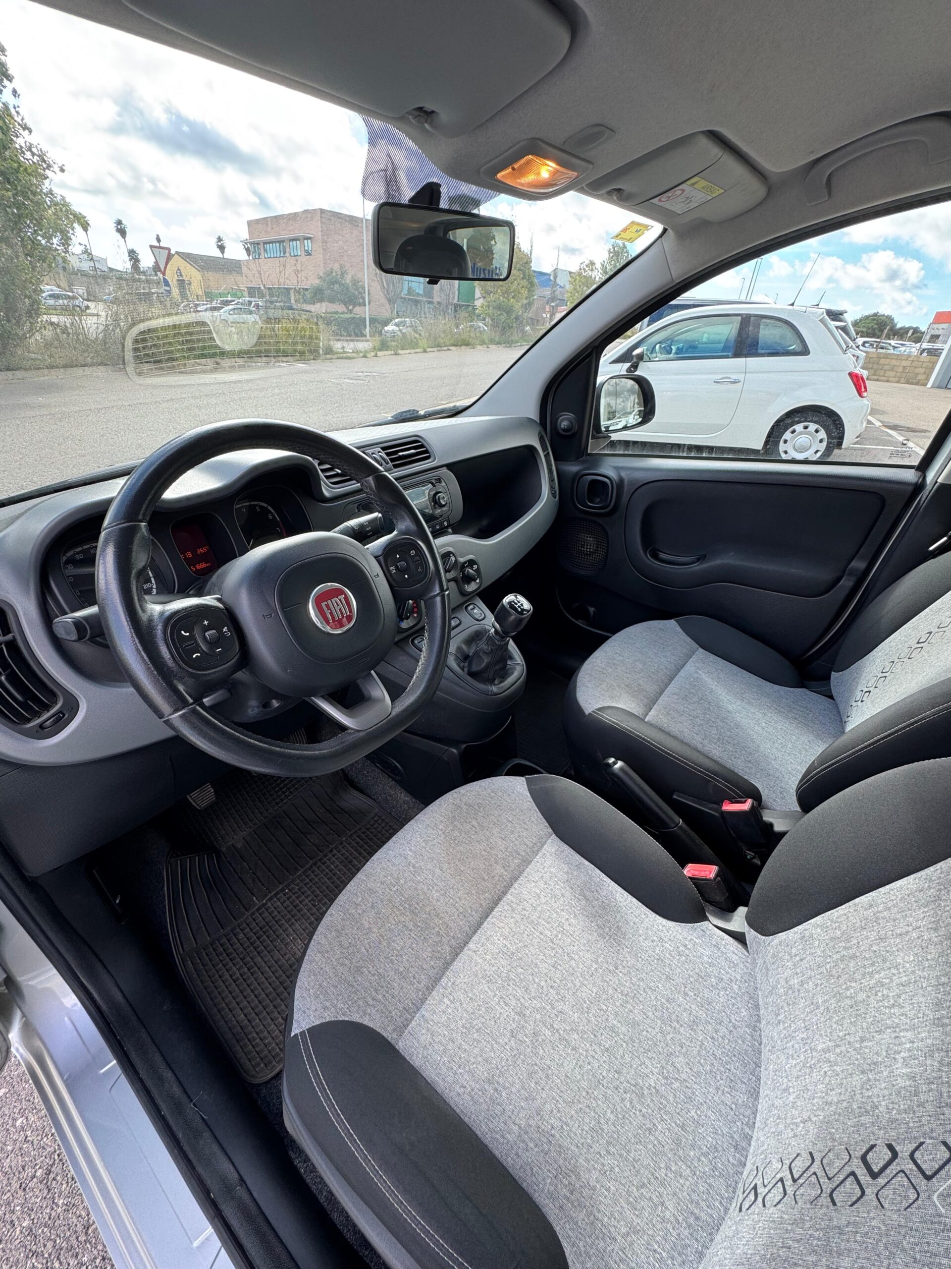 
								FIAT PANDA full									