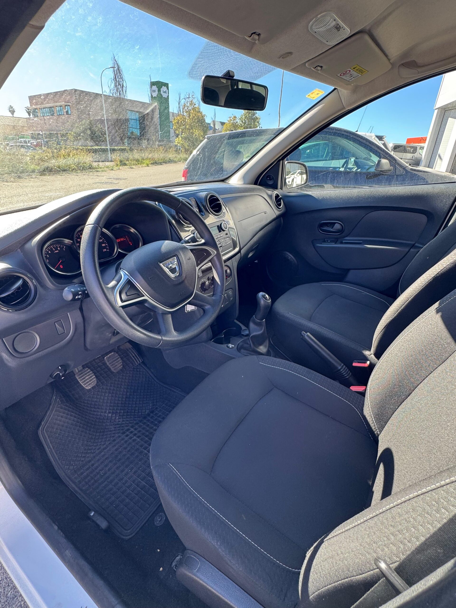 
								DACIA SANDERO full									
