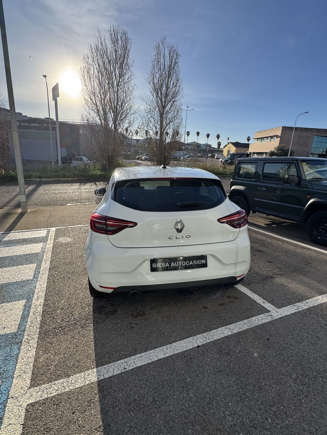 
								RENAULT CLIO full									