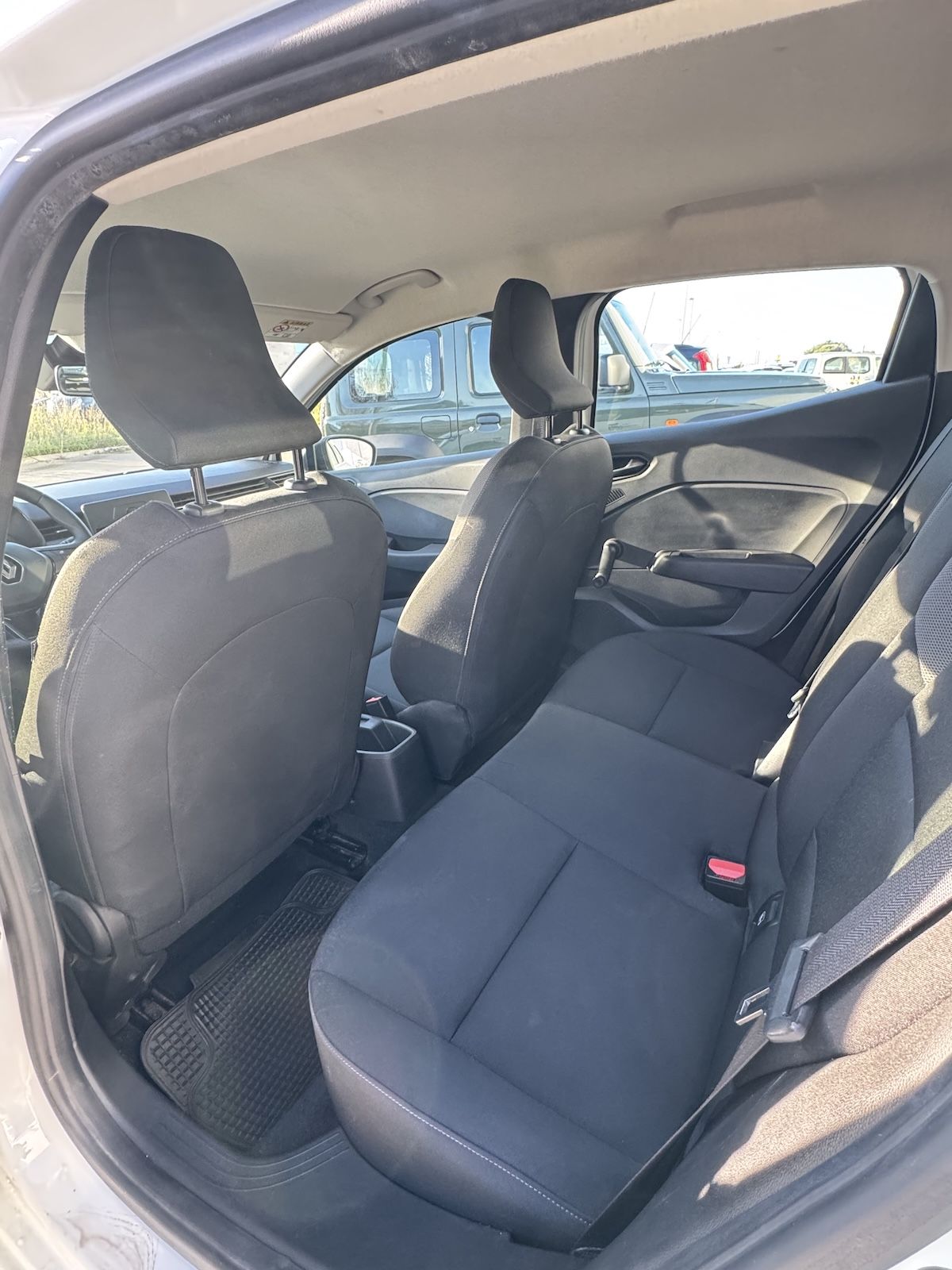 
								RENAULT CLIO full									