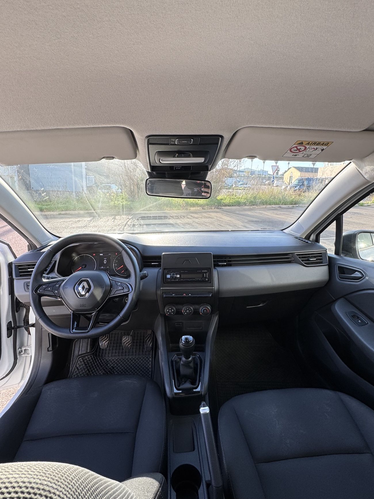 
								RENAULT CLIO full									