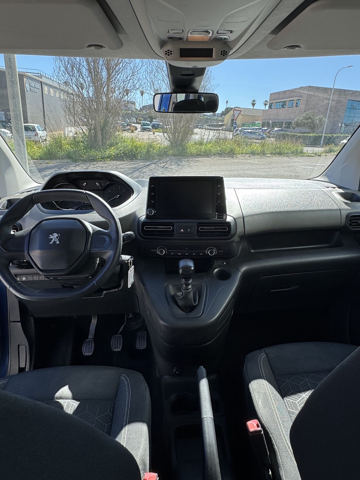 
								PEUGEOT RIFTER full									